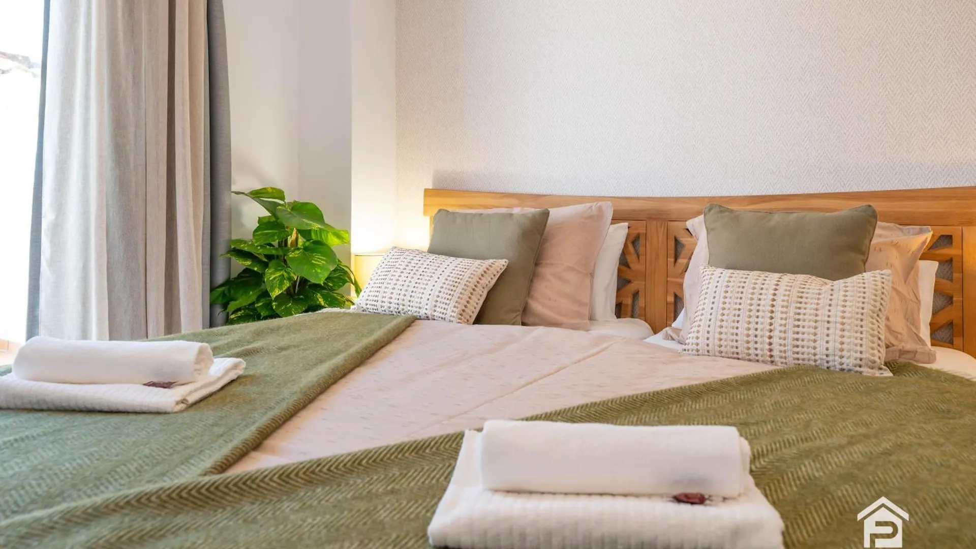 Charming Beachside Townhouse In Villacana Estepona 0*,
