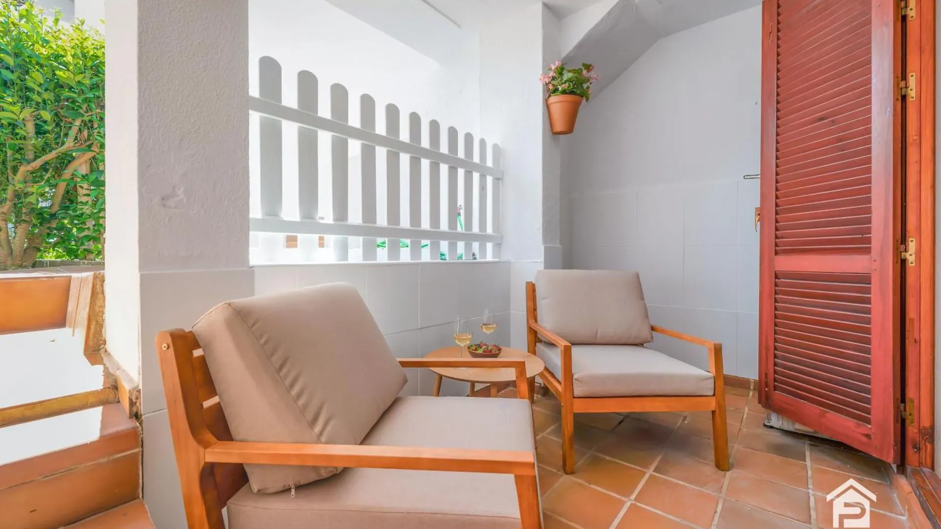 אסטפונה Charming Beachside Townhouse In Villacana