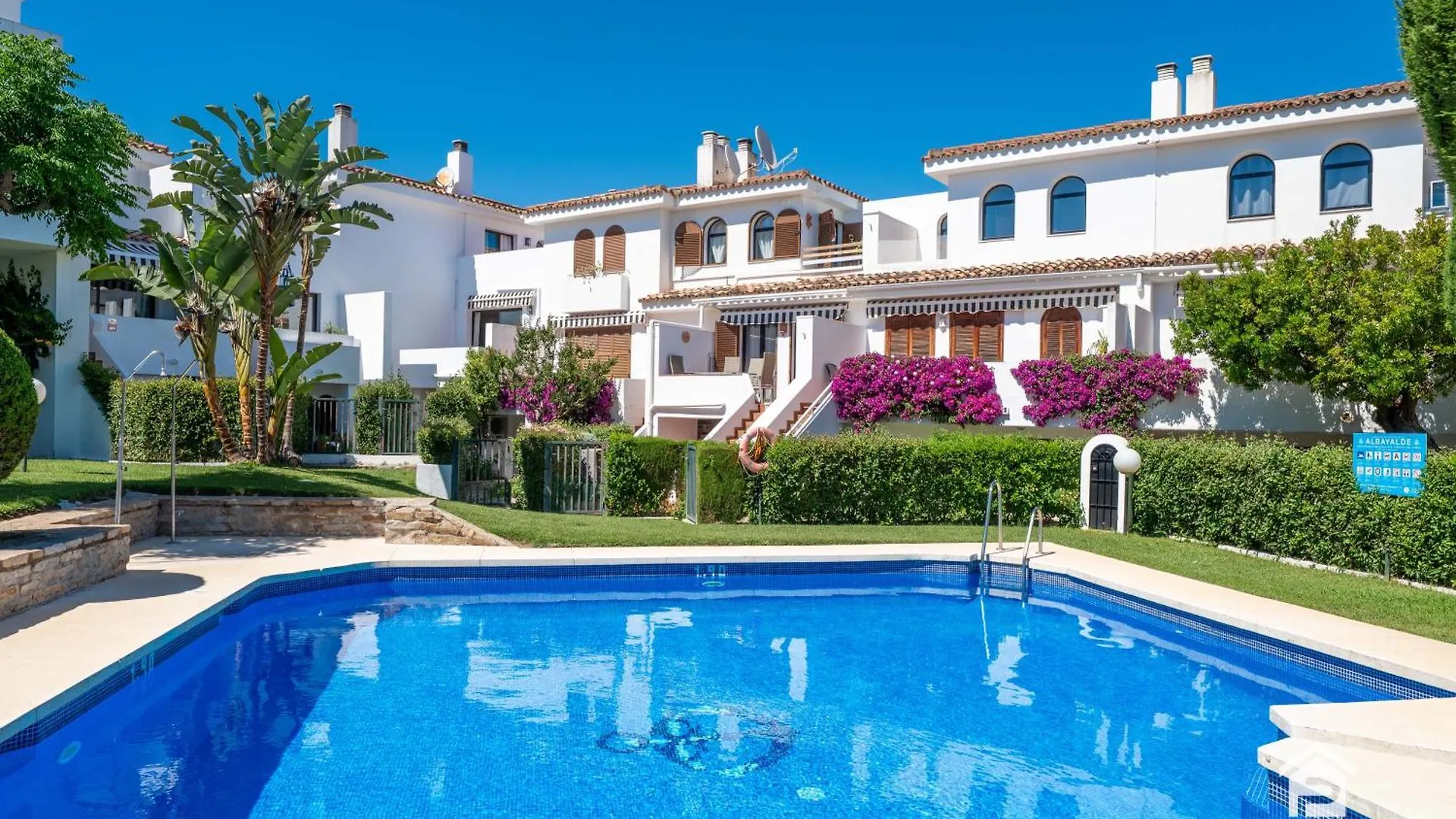 Charming Beachside Townhouse In Villacana Estepona