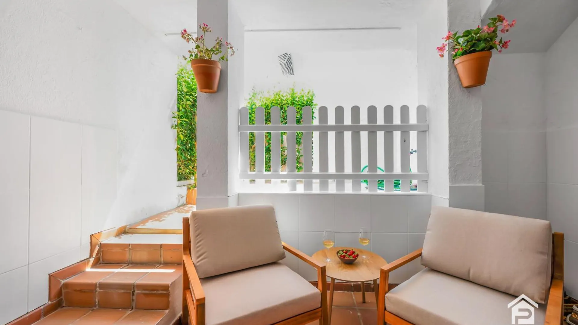 בית נופש אסטפונה Charming Beachside Townhouse In Villacana ספרד