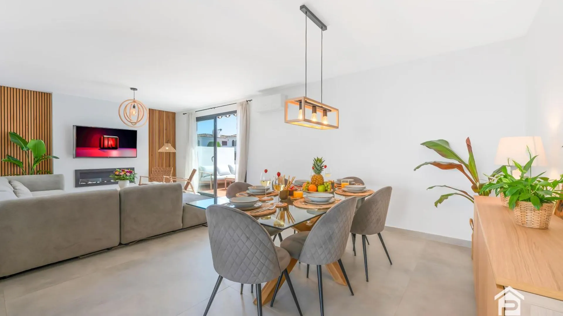 אסטפונה Charming Beachside Townhouse In Villacana בית נופש