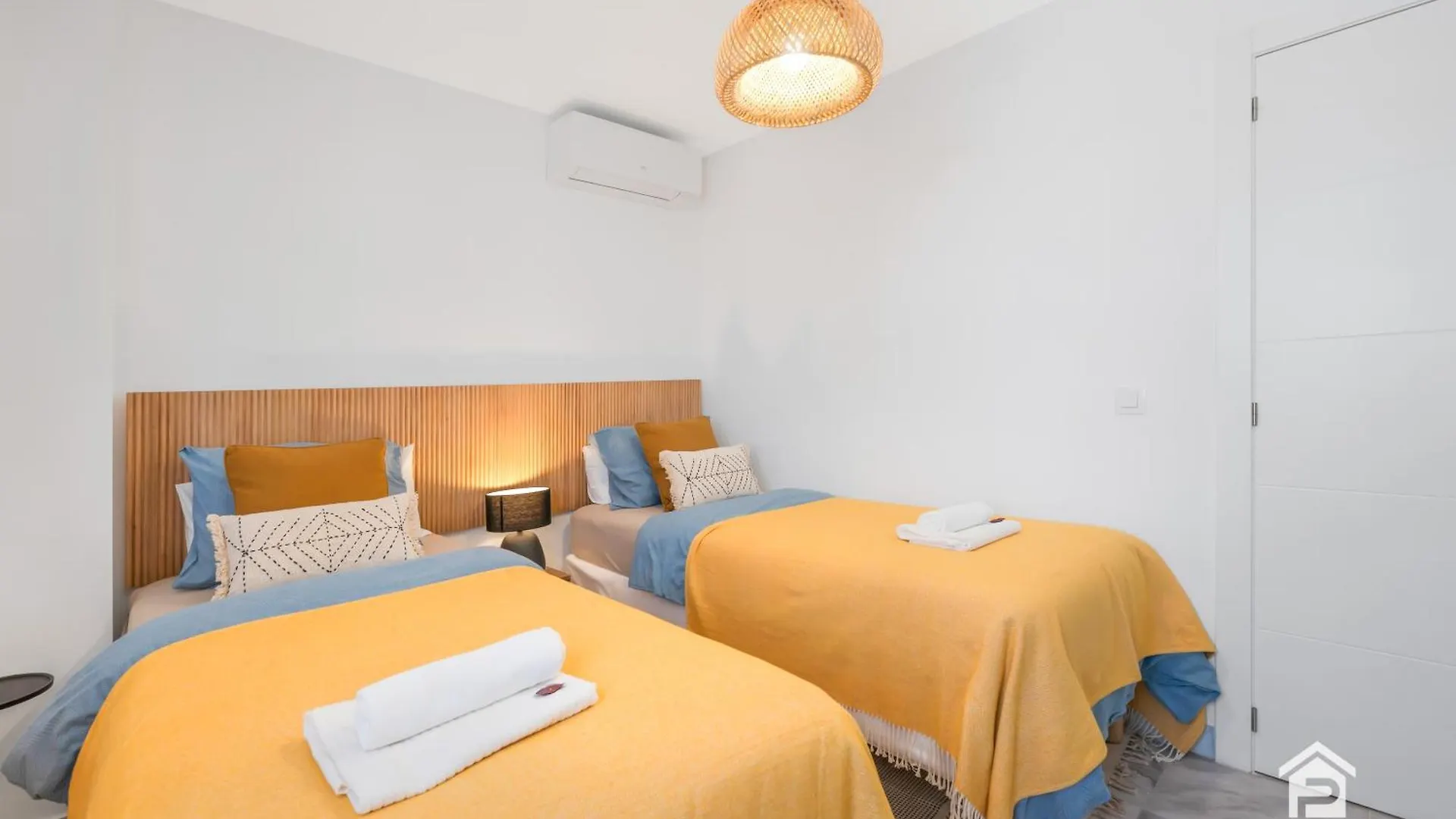 Vakantiehuis Charming Beachside Townhouse In Villacana Estepona Spanje