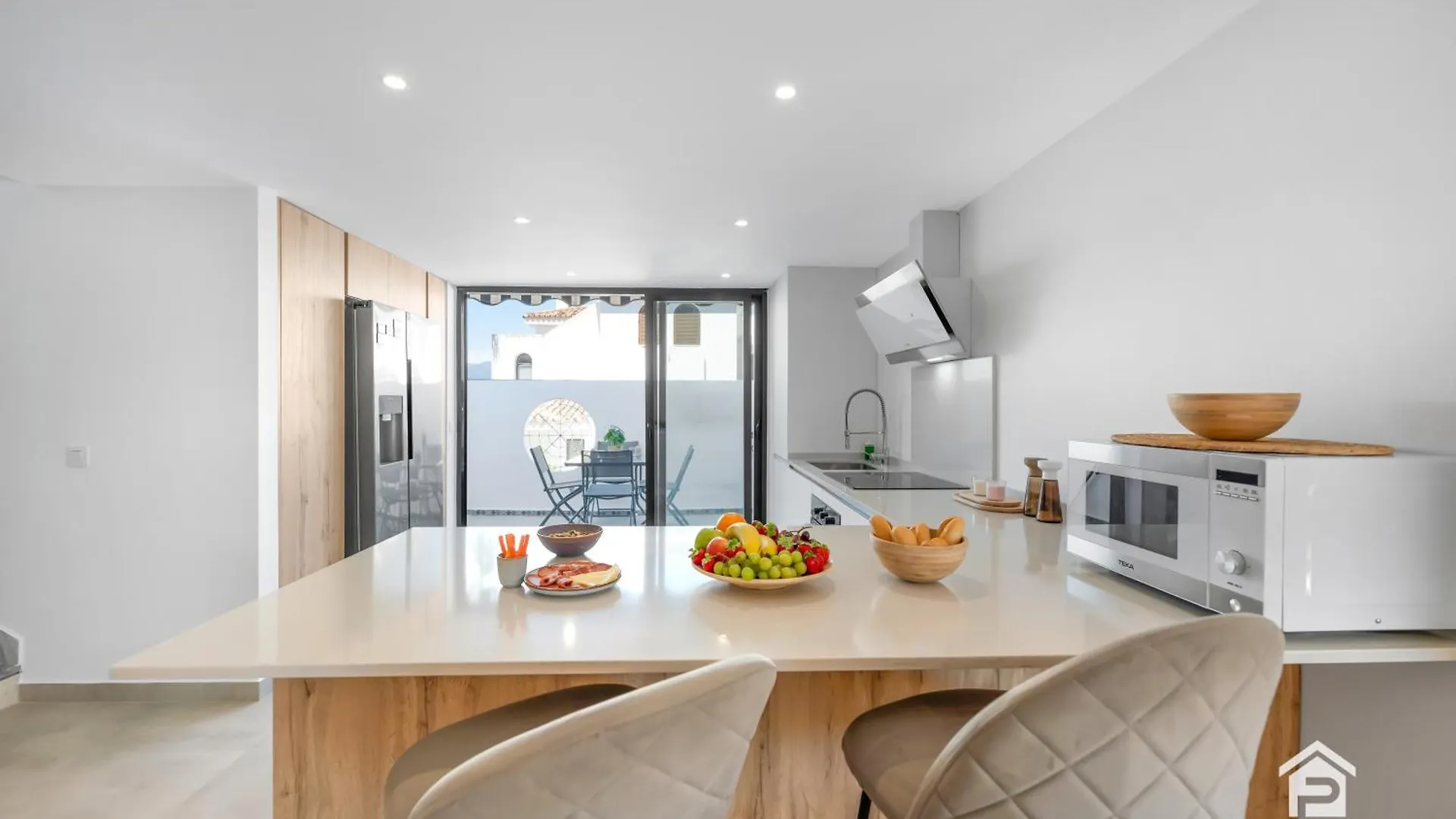אסטפונה Charming Beachside Townhouse In Villacana 0*,