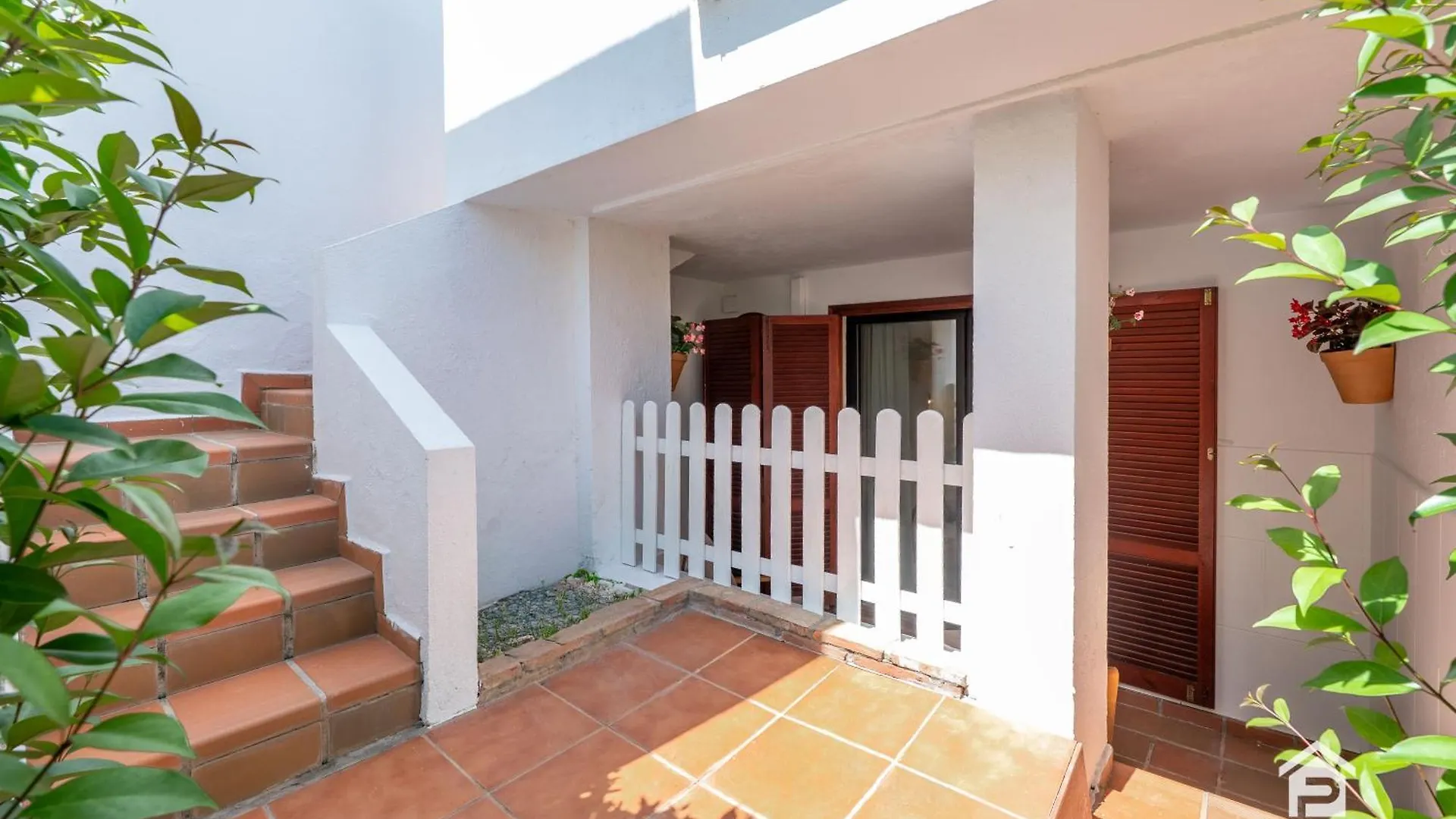 Vakantiehuis Charming Beachside Townhouse In Villacana Estepona